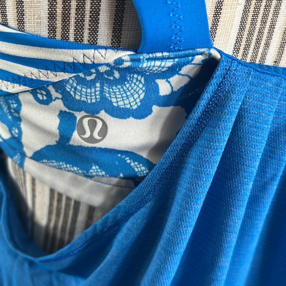 🔥1 hour sale. Lululemon, blue sports tank, built in bra, size 10 - Picture 7 of 8
